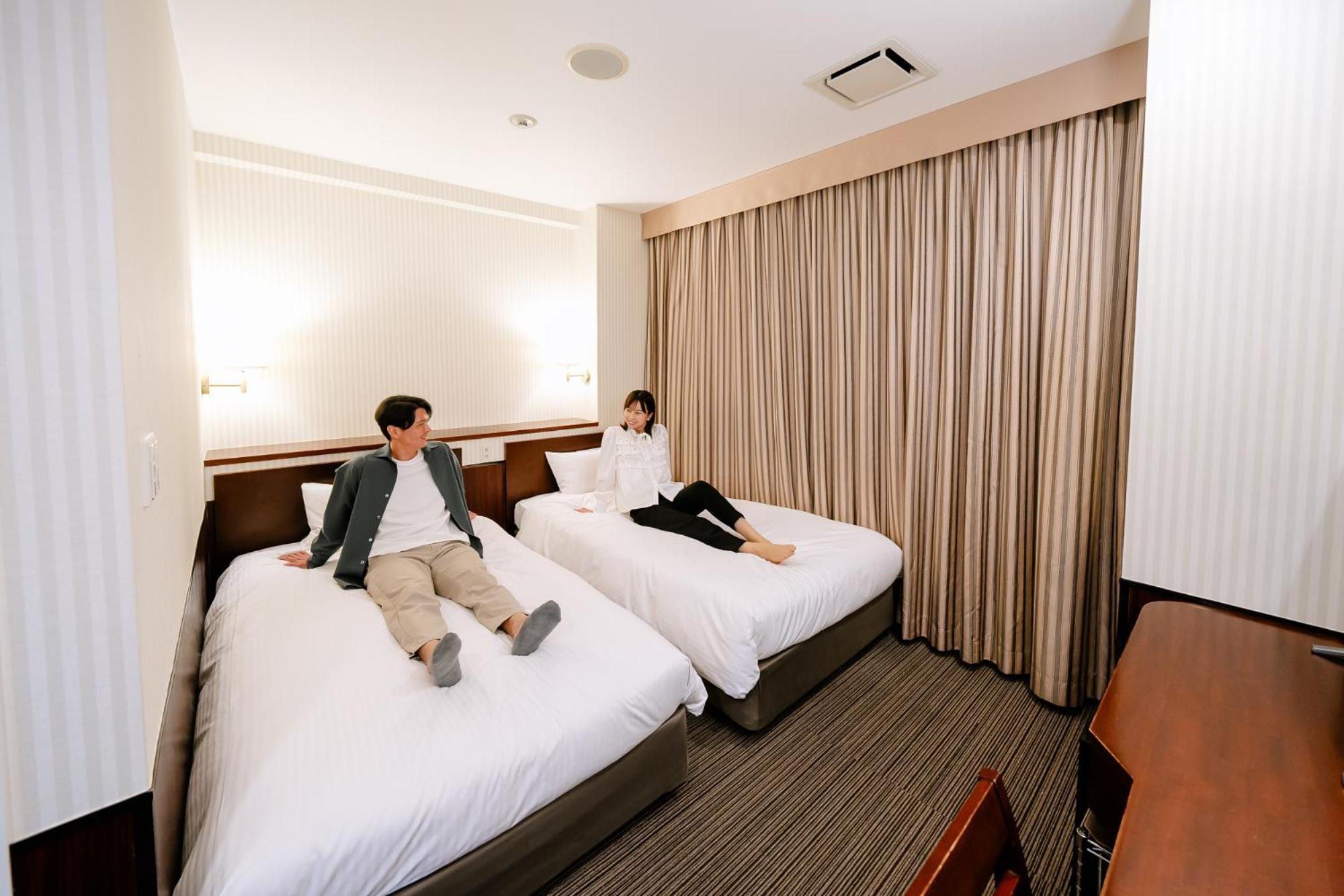 Hotel Hillarys Ōsaka Exterior foto