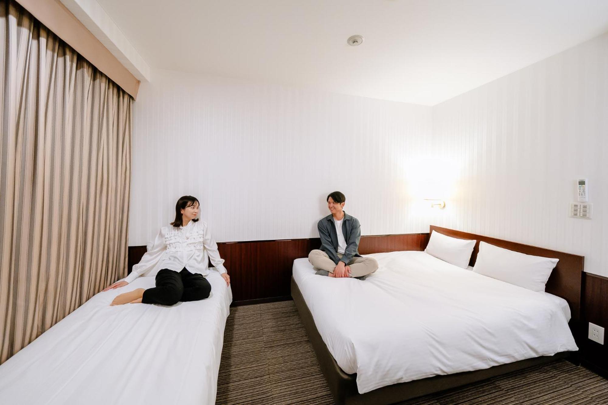Hotel Hillarys Ōsaka Exterior foto