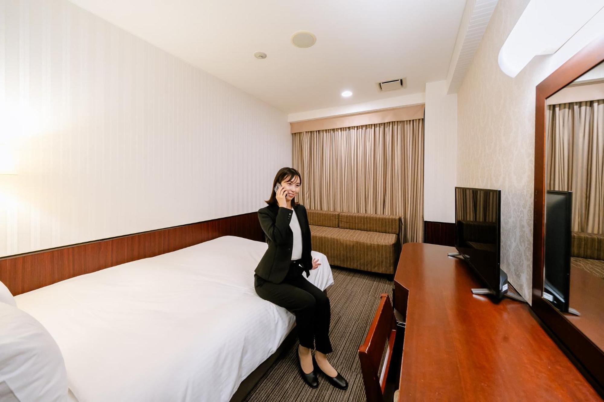 Hotel Hillarys Ōsaka Zimmer foto